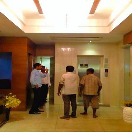 Hotel Srivatsa Kakinada Ngoại thất bức ảnh