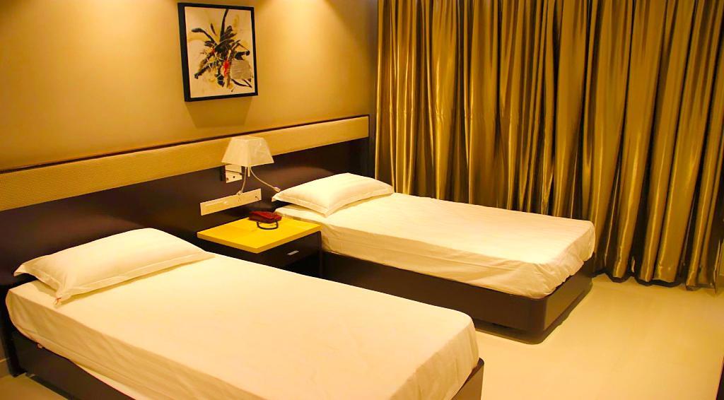 Hotel Srivatsa Kakinada Ngoại thất bức ảnh