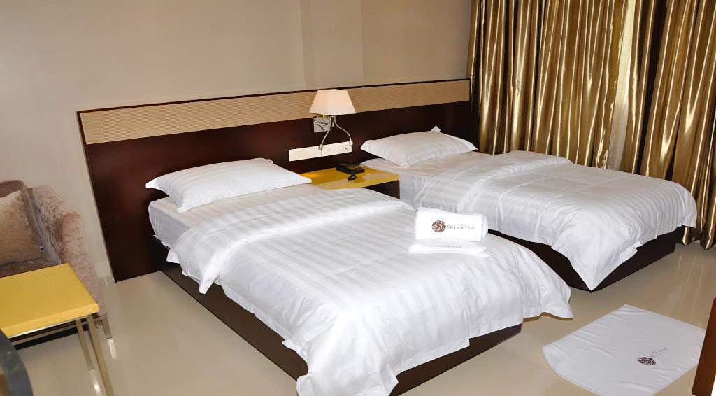 Hotel Srivatsa Kakinada Ngoại thất bức ảnh